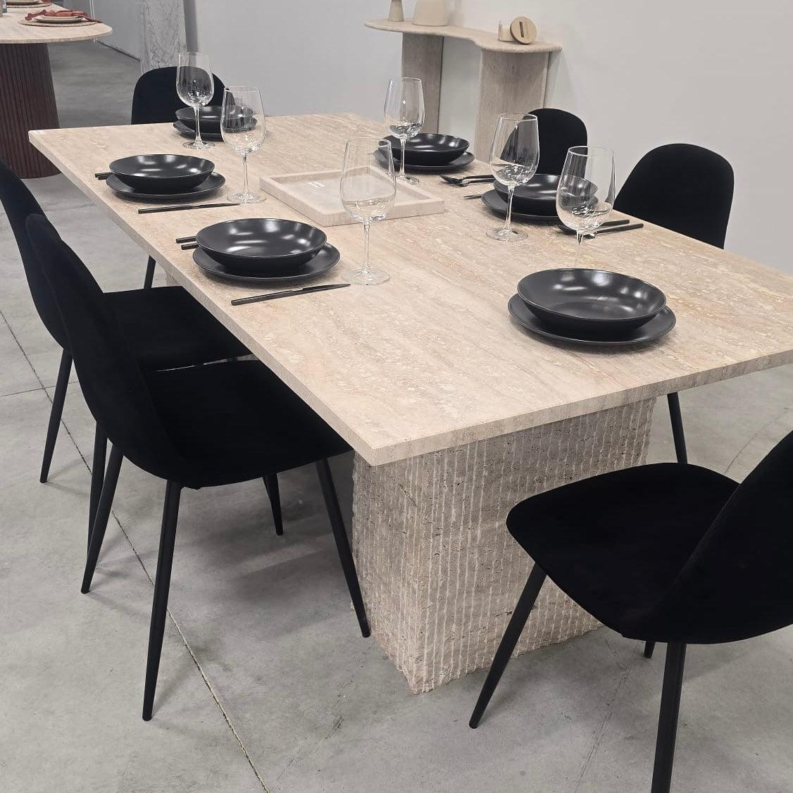 TABLE A MANGER TRAVERTIN EDEN