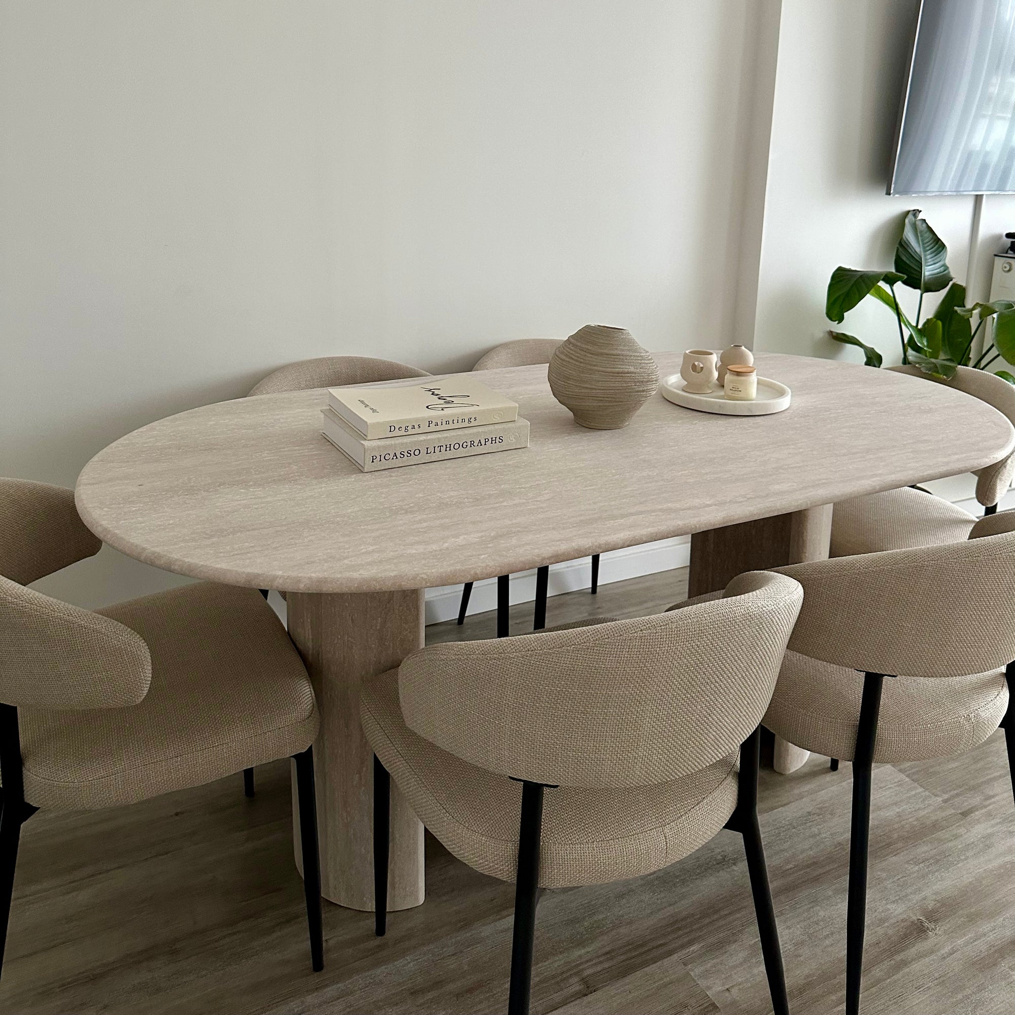 TABLE A MANGER TRAVERTIN BLOSSOM