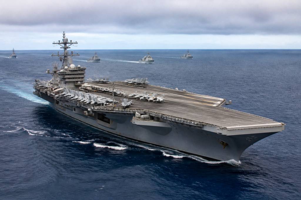 Largest aircraft carrier in the world : quel est le plus grand porte-avions du monde ?